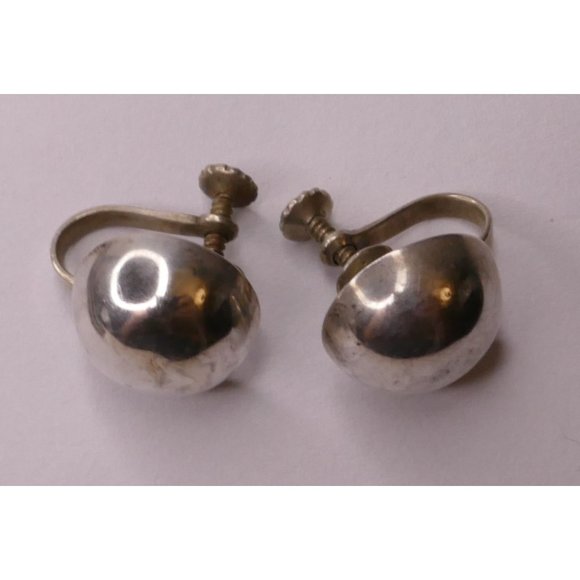 Vintage Sterling Silver Dome Earrings With Screw Backs - Picture 4 of 8